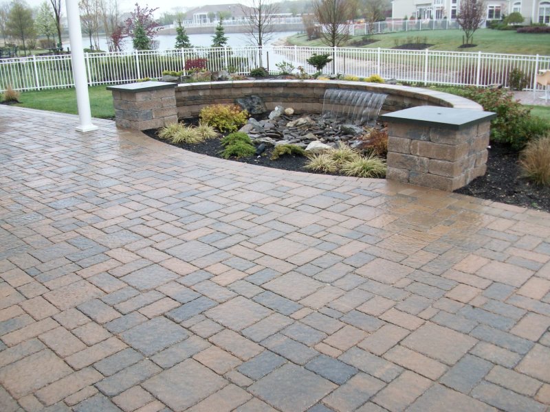 curved sheer descent pondless water feature